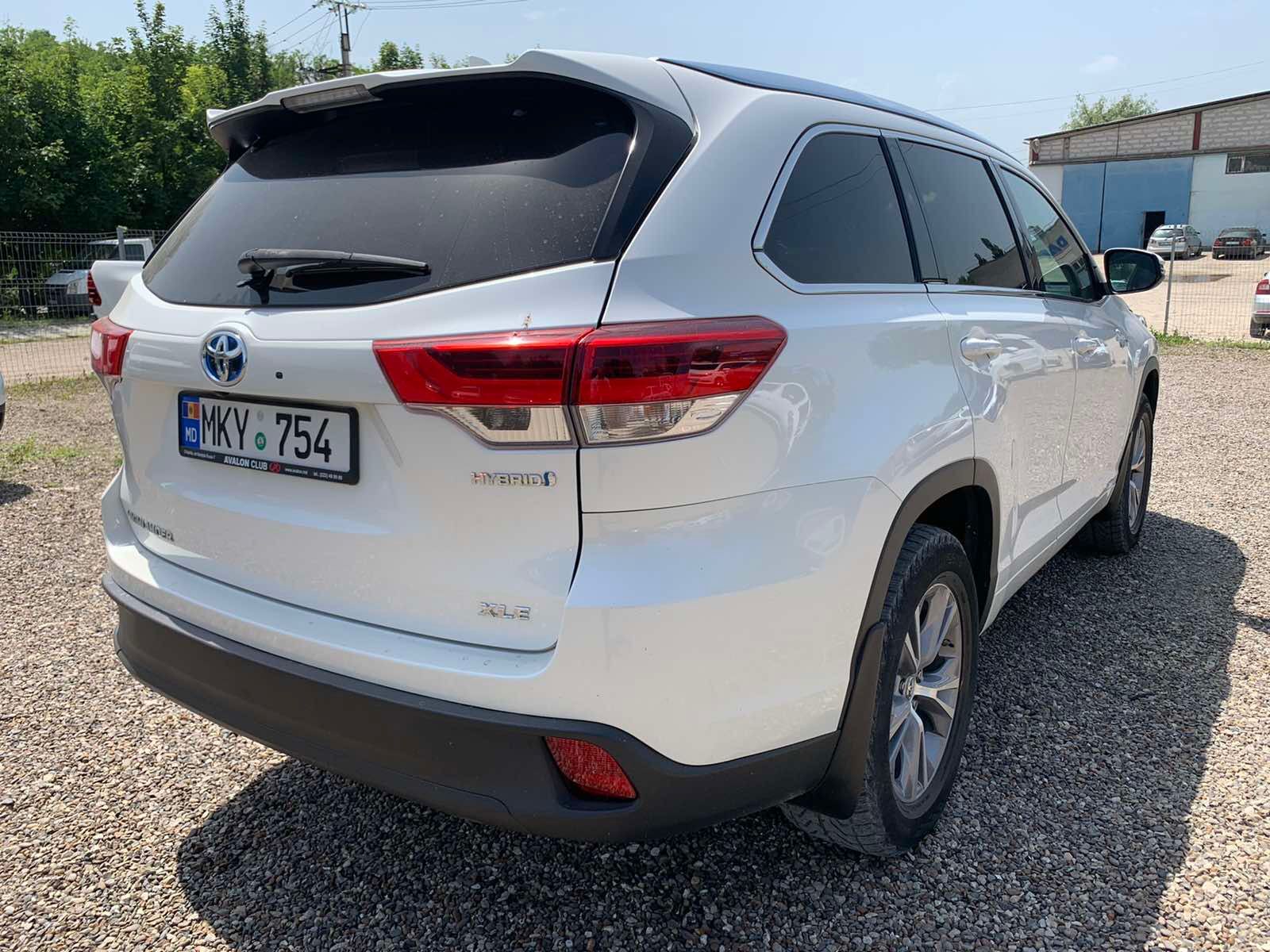 Toyota Highlander 8 locuri